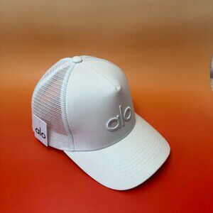 New Alo Yoga District Trucker Hat Unisex